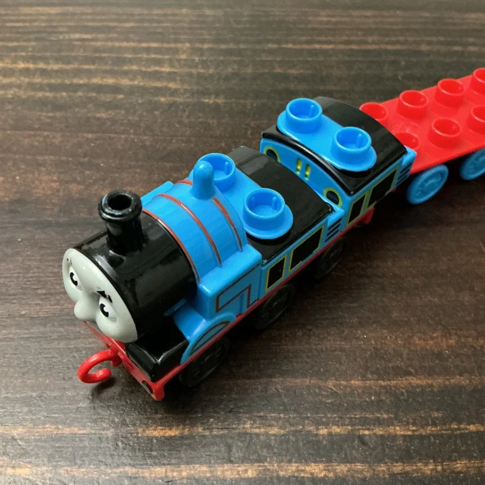 Thomas the Tank Engine Mega Bloks‎ Train Set with Flatbed and Coal Tender 5